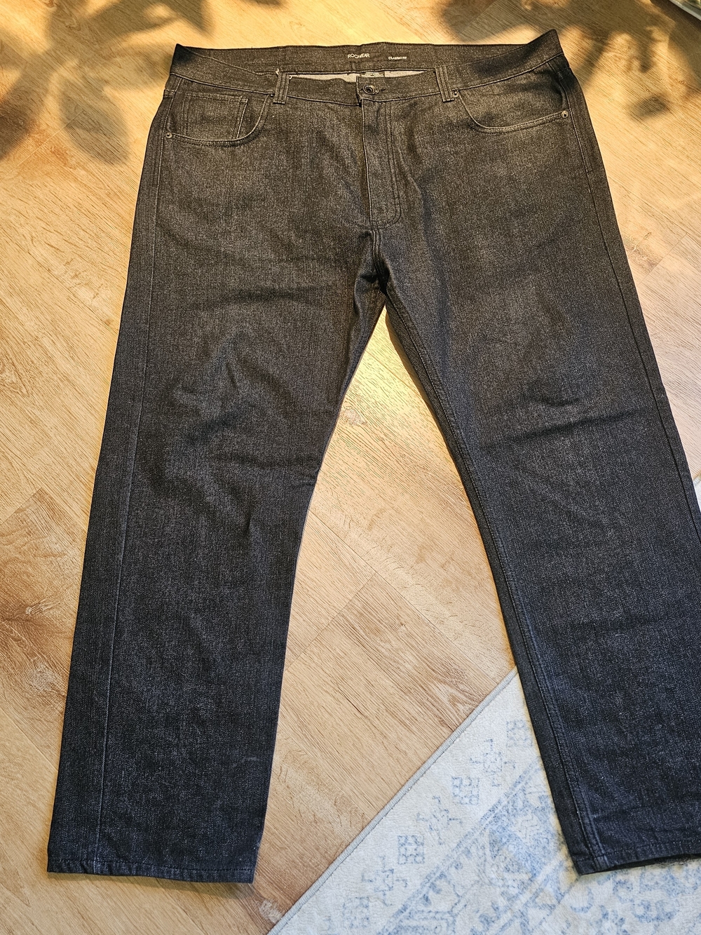 men's Rocawear Classic Fit dark wash denim jeans  46x34 y2k